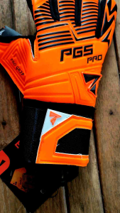 Sarung tangan kiper Pgs egle oren dan pgs winner st terbaru buat dewasa lengket
