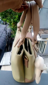 aqilla tas slempang jinjing boneka 2 ruang. bahan kulit sitentis