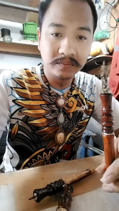 ไม้เจิมเหล็กจานมีดหมอไม้ครูครบเครื่องในหนึ่งเดียวไม้ครู 4 in 1ใส่ตะกรุดใส่มวลสารได้ชิ้นเดียวคุ้มความยาว 7 นิ้วใบมีดสแตนเลสมีความคมไม่เป็นสนิมไม้พยุง