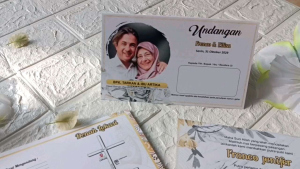 50 Pcs Undangan Pernikahan Lipat Orang Tua A
