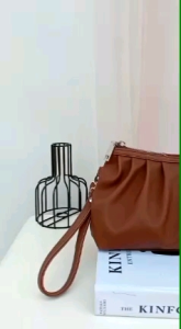 TAS SELEMPANG CANTIK SIMPLE BY BIRU TSABITA BISA COD