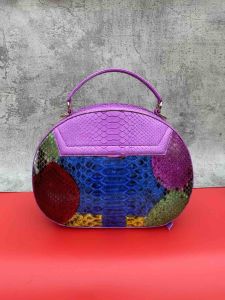 Bonita handbag in exotic combination color