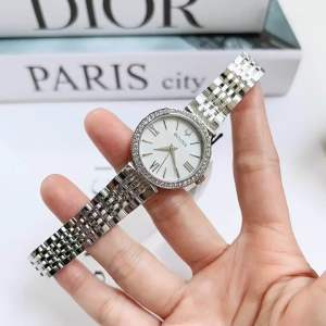 Đồng Hồ Nữ Bulova Size 30mm Chống Nước 30m