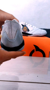 Sepatu Futsal Ortus Jogosala Catalyst Vision V3 In Grey Terbaru promo free kaos kaki