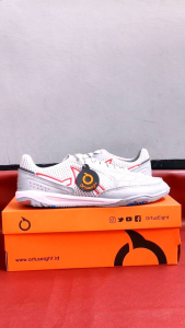 Sepatu Futsal Ortus Jogosala Vanquish Grey Terbaru & Terlaris Free Kaos Kaki