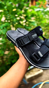 Eguar Adventure Sandal Cowok keren 2025 Anti Slip