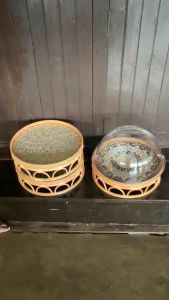 ขันโตก หวายแท้ เกรดพรีเมี่ยม ฝังเปลือกหอยมุก ขนาด 40 cm มีฝาครอบอะคิริค *ราคาต่อ 1 ชิ้น*