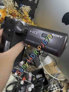 Máy quay phim Sony HDR PJ670 zoom 60x mắt liếc