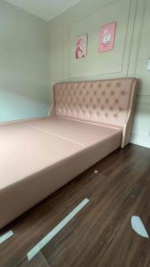 เตียงนอน Alizaดีไซน์ทันสมัยหรูหรา จัดส่งฟรี (ในพื้นที่)โครงไม้เนื้อแข็งรับประกันโครงสร้าง หุ้มผ้ากำมะหยี่นำเข้า มีทั้งราคาเฉพาะเตียงนอนและราคาพร้อมที่นอนสปริงเสริมท็อปฟิลโล่หนา 12 นิ้ว สวยตรงปก100% ราคาโรงงาน