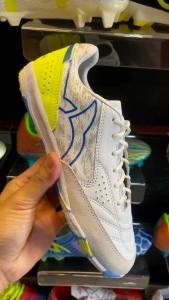 Sepatu Futsal Semi Kulit Ortus: Sepatu Futsal Dewasa dan Sepatu Olahraga