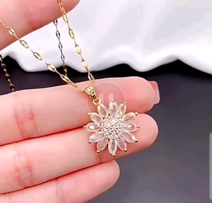 DÂY CHUYỀN TITAN MẶT HOA🌼⚘️XI KIM MẠ VÀNG ĐÍNH ĐÁ SIÊU XINH- TITAN CHUẨN LOẠI 1 KO ĐEN