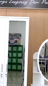 Lemari Pakaian Kaca Panjang Laci Warna Putih dan Meja Rias Slide Termurah Terlaris