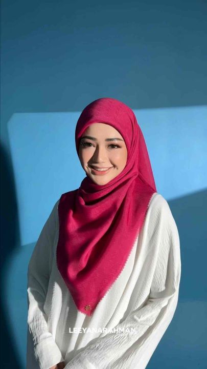 Leeyanarahman Monogram Series Bawal Monogram Bidang 45