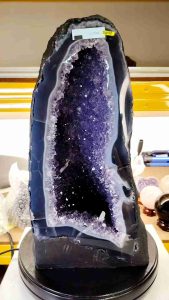 Natural High Gred Brazil Amethyst Cave Ornament AA43