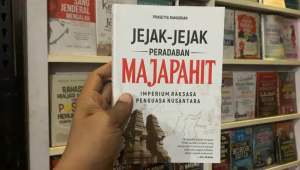 JEJAK-JEJAK PERADABAN MAJAPAHIT