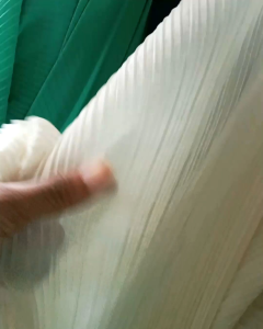 Bahan Kain Plisket Ceruty Warna Krem Harga Persetengah Meter