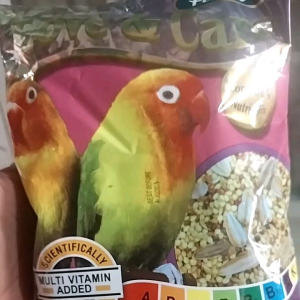 Fancy Love & Care Pakan Burung Lovebird 400gr Mengandung Multi Vitamin