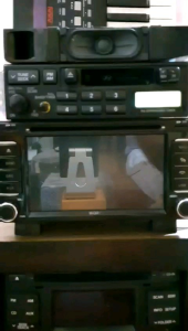 Đầu phát nhạc liền Amply Hyundai . Tính năng tape radio Aux. giành cho các xe.