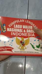 Buku Kumpulan Lengkap Lagu Wajib Nasional & Daerah Indonesia (14×21cm)