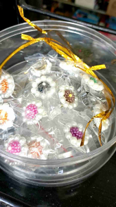 Bros Mutiara Cantik 2cm | Bros Hijab Mini 2cm | Bros Mutiara Mini 2cm | Bros Mutiara 2cm Untuk Jilbab/Hijab - 02 ( RANDOM )