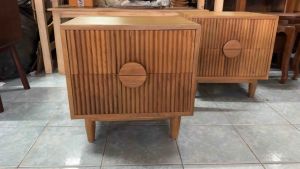 ตู้ไม้สัก ตู้ข้างเตียง 2 ลิ้นชัก สูง(H)50 x กว้าง(W)50 x ลึก(D)40 cm โต๊ะข้างเตียง ลายริ้วลอน ราคาต่อหลัง Bedside Cabinet Nightstand Price per pc.