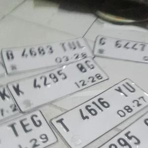 Desain Plat Nomor Motor Putih & Hitam: Tips & Trik