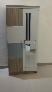 Lemari Pakaian minimalis.