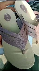 Sandal Karet Jepit Yumeida 37-41\\n\\n Apa Itu Sandal Karet Jepit Yumeida?\\n\\nSandal Karet Jepit Yumeida adalah sandal karet yang dirancang khusus untuk pria dengan ukuran 37 hingga 41. Produk ini memiliki desain yang elegan dan fungsional, sehingga cocok untuk berbagai aktivitas sehari-hari.\\n\\n Spesifikasi Sandal Karet Jepit Yumeida\\n\\nBerikut ini adalah spesifikasi dari Sandal Karet Jepit Yumeida:\\n\\n- Ukuran: 37 hingga 41\\n- Material: Karet berkualitas tinggi\\n- Desain: Elegan dan fungsional\\n\\n Kelebihan Sandal Karet Jepit Yumeida\\n\\nSandal Karet Jepit Yumeida memiliki beberapa kelebihan, antara lain:\\n\\n- Nyaman digunakan dalam berbagai aktivitas\\n- Tahan lama dan awet\\n- Mudah dibersihkan\\n\\n Mengapa Pria Harus Memiliki Sandal Karet Jepit Yumeida?\\n\\nAda beberapa alasan mengapa pria harus memiliki Sandal Karet Jepit Yumeida, yaitu:\\n\\n- Aktivitas yang Cocok Dilakukan dengan Sandal Karet Jepit Yumeida\\n\\nBerikut ini adalah beberapa aktivitas yang cocok dilakukan dengan menggunakan Sandal Karet Jepit Yumeida:\\n\\n- Berolahraga di gym atau di luar ruangan\\n- Berjalan-jalan di taman atau pantai\\n- Melakukan pekerjaan di rumah atau di taman\\n\\n- Manfaat Sandal Karet Jepit Yumeida untuk Pria\\n\\nBerikut ini adalah beberapa manfaat dari Sandal Karet Jepit Yumeida bagi pria:\\n\\n- Nyaman digunakan dalam berbagai aktivitas\\n- Tahan lama dan awet\\n- Mudah dibersihkan\\n\\n Cara Memilih Ukuran Sandal Karet Jepit Yumeida yang Tepat\\n\\nBerikut ini adalah panduan untuk memilih ukuran Sandal Karet Jepit Yumeida yang tepat:\\n\\n- Panduan Ukuran Sandal Karet Jepit Yumeida\\n\\nBerikut ini adalah panduan ukuran Sandal Karet Jepit Yumeida:\\n\\n| Ukuran | Panjang Sole (cm) |\\n| ------ | ------------------ |\\n| 37     | 24                |\\n| 38     | 25                |\\n| 39     | 26                |\\n| 40     | 27                |\\n| 41     | 28                |\\n\\n- Tips Memilih Ukuran Sandal Karet Jepit Yumeida yang Nyaman\\n\\nBerikut ini adalah beberapa tips untuk memilih ukuran Sandal Karet Jepit Yumeida yang nyaman:\\n\\n- Pilih ukuran yang sesuai dengan panjang kaki Anda\\n- Pastikan ada ruang cukup di bagian depan dan belakang sandal\\n- Coba sandal sebelum membeli jika mungkin\\n\\n Mengapa Sandal Karet Jepit Yumeida Cocok untuk Berbagai Aktivitas?\\n\\nSandal Karet Jepit Yumeida cocok untuk berbagai aktivitas karena memiliki beberapa keunggulan, antara lain:\\n\\n- Keunggulan Sandal Karet Jepit Yumeida dalam Berbagai Aktivitas\\n\\nBerikut ini adalah beberapa keunggulan dari Sandal Karet Jepit Yumeida dalam berbagai aktivitas:\\n\\n- Desain yang elegan dan fungsional\\n- Material karet berkualitas tinggi\\n- Nyaman digunakan dalam berbagai aktivitas\\n\\n- Cara Merawat Sandal Karet Jepit Yumeida Agar Tetap Nyaman dan Tahan Lama\\n\\nBerikut ini adalah beberapa cara untuk merawat Sandal Karet Jepit Yumeida agar tetap nyaman dan tahan lama:\\n\\n- Bersihkan sandal secara rutin\\n- Hindari paparan sinar matahari langsung\\n- Simpan di tempat yang kering dan aman\n}