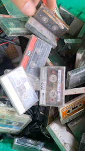 Combo 5 cuốn Băng cát sét còn trong hộp Sony Maxell ko có thử bán đại.