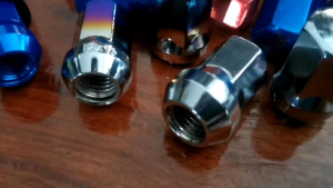 🚩10.10(ถูกที่สุด) น็อตล้อ​ น็อตดุมล้อ รถยนต์​ ซิ่ง​ เกลียว1.5​ เบอร์17 น็อตทรง​ Rays พร้อมส่ง