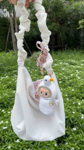 กระเป๋าเกี๊ยว ลูกฟูกสีขาว ลายดอกไม้ 👀🌷🥟 มีซิป