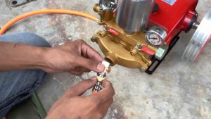 ข้อต่อฟรีพ่นยา ฟรียอย ข้อต่อสายพ่นยา ขนาด 2 หุน ใช้กับสายพ่นยา เครื่องพ่นยา ปั๊มพ่นยา หัวถอดเร็ว