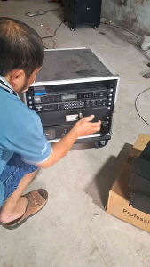 ngăn kéo đựng micro có mút 2 tay mic