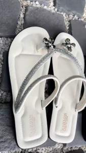 รองเท้าแตะแฟชั่น ขับผิว พื้นนิ่ม ส้นแบน น้ำหนักเบา ใส่แล้วขับผิว ใส่สบาย