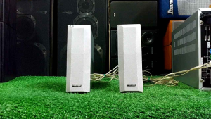 ลำโพง Pioneer PS-W1 จากตู้ญี่ปุ่นมือสอง ส/ก/ย/18/5.5/14/cm. ดอก 3นิ้ว วงรี ลำโพง มือสอง ร่องรอยมีตามภาพ ใช้งานเสียงปกติ แจ็คที่มากับลำโพงสามารถ ต่อกับแอมป์ รุ่นเล็ก Yamaha/ Sony/ denon /Pioneer