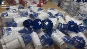 Ổ Phích cắm công nghiệp 63A 1 pha 3 chấu nắp xoay chống nước di động và cố định Bộ ổ phích 1 pha 3 chân tiêu chuẩn IP67