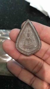 ปลอดภัยในการเปลี่ยนแปลงราคา สมเด็จองค์ปฐมพระผงสมบัติพ่อรวมชุดพิเศษผงหยกเรืองแสงและแก้วปัญญา ปี 2561 รอยจารชัด เห็นเม็ดแร่ทรหด