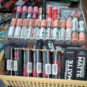 Avon Ultra Matt Lipstict Power Pink 250 each