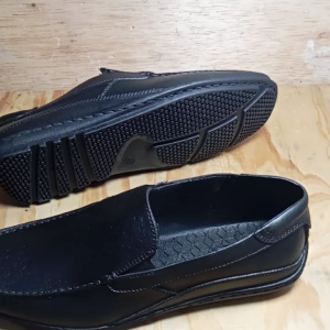 Sepatu Pansus Karet Att AB550 Hitam