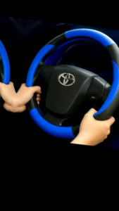 sarung setir elegan untuk semua tipe mobil.