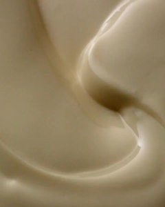 โลชั่นสำหรับล้างหน้าสูตรน้ำนม ที่ช่วยขจัดสิ่งสกปรก เครื่องสำอางค์ และคราบมลภาวะ ให้ผิวนุ่ม สะอาด  LAMER The Calming Lotion Cleanser