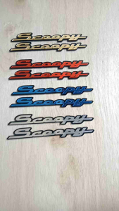 Desain Emblem Scoopy Latin Timbul Bahan Akrilik