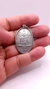 K290 พระเครื่อง หลวงพ่ออี๋ วัดสัตหีบ ปี 2473 เนื้อเงิน ขนาด 2.5X3.5 ซม. เส้นลึก คมชัด