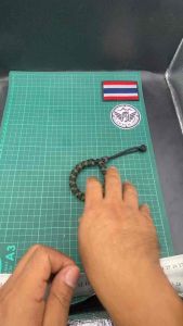 กำไรข้อมือ ถักจากเชือก PARACORD 4mm. มีหลายสีให้เลือก