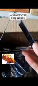 Cetakan / Onigiri Cronigiri / Cetakan Cromboloni / Ring Cookie Cutter / Cetakan Kue Segitiga