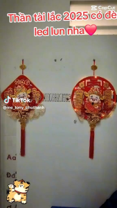 Ông thần tài lắc đầu có đèn led treo tường trang trí nhà cửa decor tết quán ăn văn phòng công ty  ..