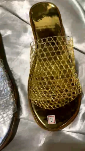 Original Nanay Milas classic wedge since 1976