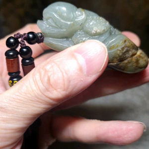 Hetian Pebble Nephrite light green hand carved 3-Leg Toad and Ancient Coin jade pendant/handheld (with certificate) [Natural Crystal]