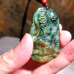 Gegegems Collection premium Type A Jadeite yellowish & bluish green Tiger pendant (with certificate) 精品翡翠蓝绿油绿带黄翡老虎吊坠(带证书)