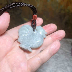 Type A Jadeite light green 3 dimensional Rooster Jade pendant/handheld (with certificate) [Natural Crystal] 翡翠淡绿立体公鸡吊坠/小手把(带证书)